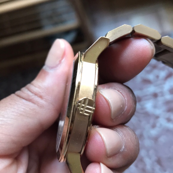 Burberry watch - Picture 3 of 3